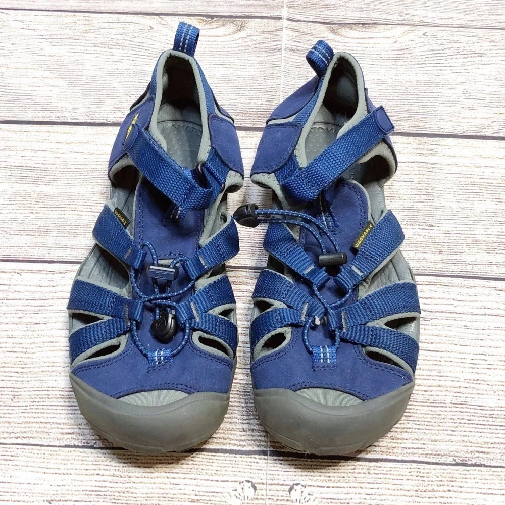 Kids Blue and Grey Outdoor Sandals Size 5